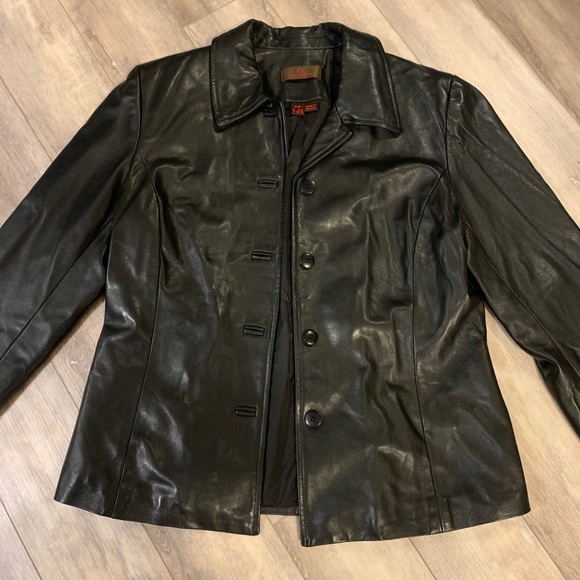Women’s Danier leather jacket, size M - black - Picture 2 of 7
